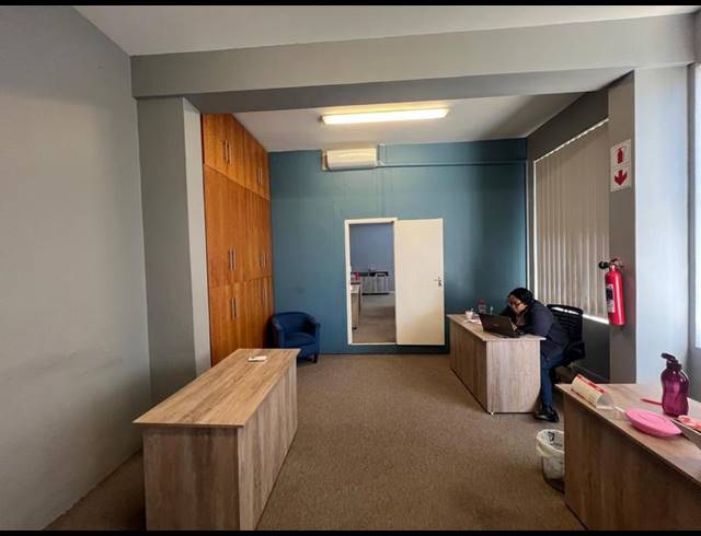 OFFICE PROPERTY TO RENT IN CLARENDON